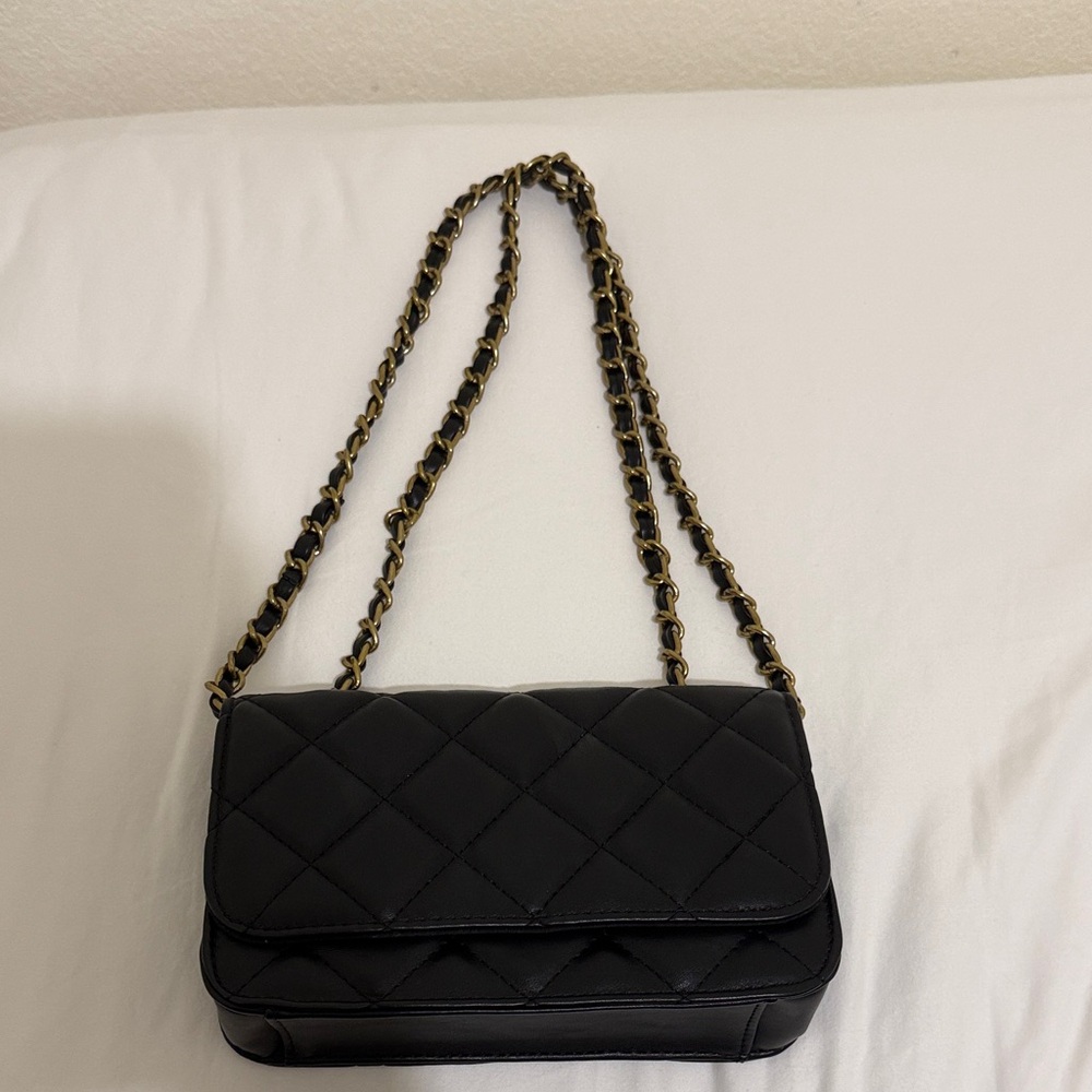 American Eagle by Payless Black Quilted Shoulder Bag